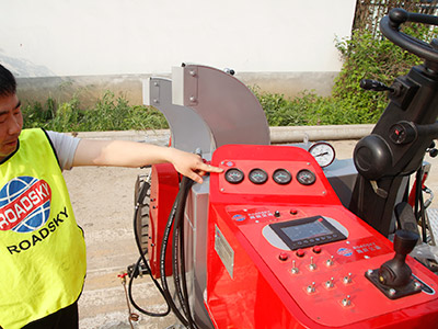 Automatic Thermoplastic Road Marking Machine - Nanjing Roadsky Traffic ...